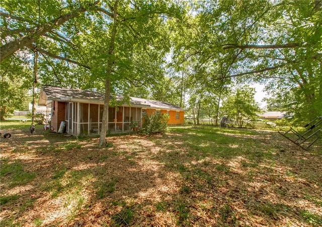 Photo 3 of Sale Pending at 465 S 4th Street, Ponchatoula, LA 70454 | MLS# 2546514 | Listing updated on 2026-09-26