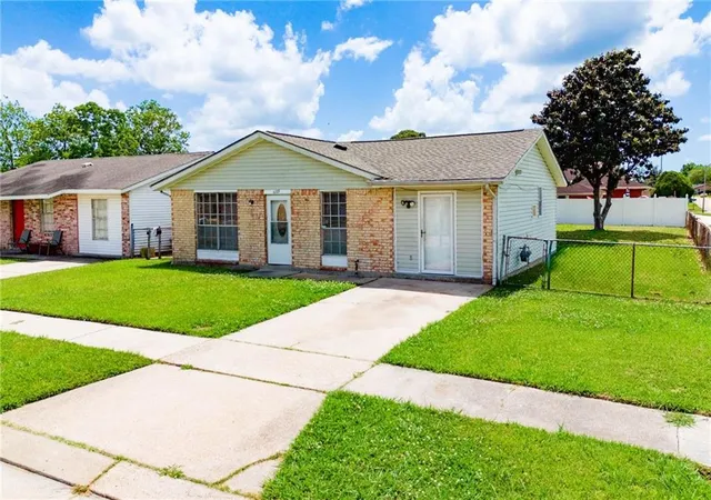 Photo 3 of Single family home for sale at 6189 Ray St, Marrero, LA 70072 | MLS# 2553600 | Listing updated on 2026-10-01