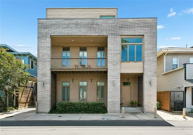 Condo for sale at 5940 Magazine St #204, New Orleans, LA 70115 | MLS# 2553582