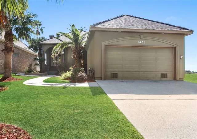 Photo 1 of Single family home for sale at 1452 Royal Palm Dr, Slidell, LA 70458 | MLS# 2553958 | Listing updated on 2026-09-23