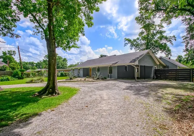 Photo 3 of Single family home for sale at 267 Midway Dr, River Ridge, LA 70123 | MLS# 2554092 | Listing updated on 2026-09-21