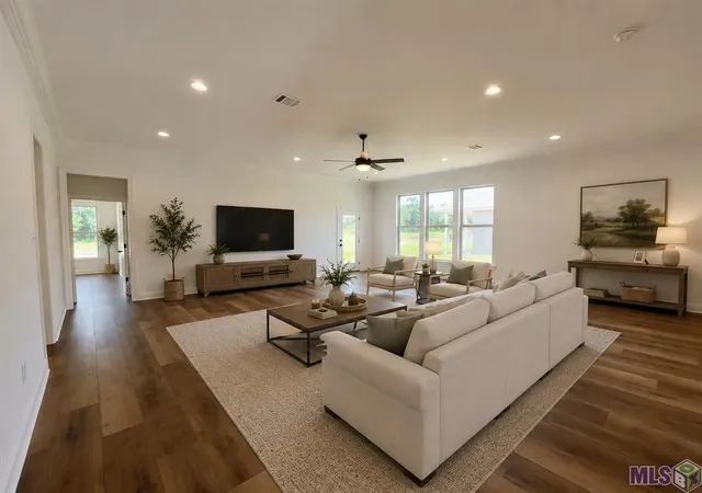 Photo 2 of Single family home for sale at 42205 Blue Bay Dr, Ponchatoula, LA 70454 | MLS# NO2026007522 | Listing updated on 2026-10-01