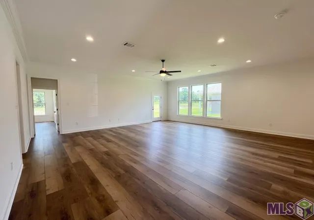 Photo 3 of Single family home for sale at 42205 Blue Bay Dr, Ponchatoula, LA 70454 | MLS# NO2026007522 | Listing updated on 2026-10-01