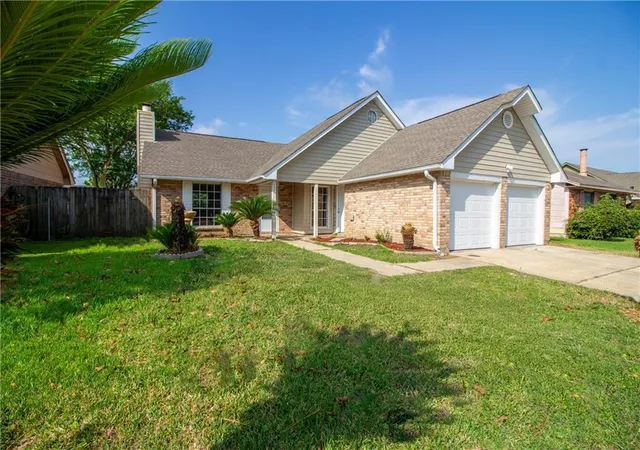 Photo 3 of Sale Pending at 732 Lafayette Dr, La Place, LA 70068 | MLS# 2555266 | Listing updated on 2026-09-09