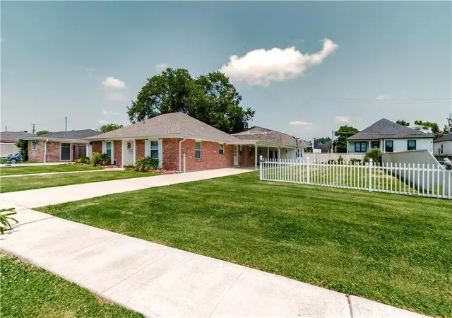 Photo 3 of Single family home for sale at 313 Bear Dr, Arabi, LA 70032 | MLS# 2555222 | Listing updated on 2026-09-10