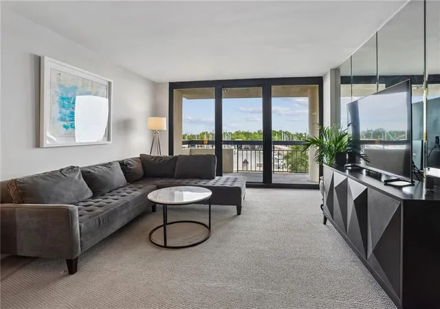 Listing Photo 5 - Condo for sale in building located at 300 Lake Marina Ave, New Orleans, LA 70124 - Unit #4A