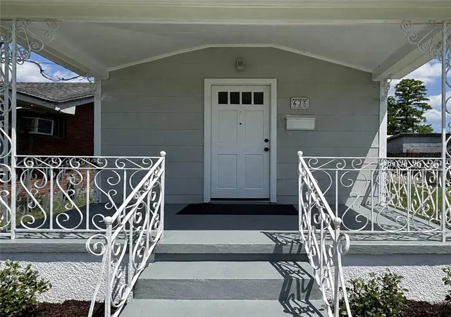 Photo 2 of Sale Pending at 625 Jung Blvd, Marrero, LA 70072 | MLS# 2555600 | Listing updated on 2026-09-09