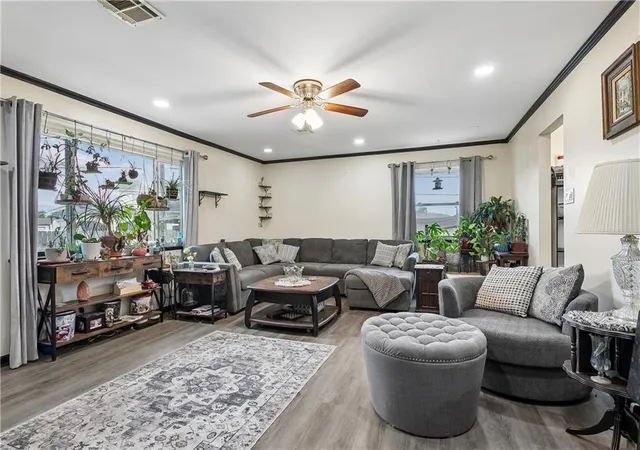 Photo 3 of Single family home for sale at 8 Colgate Pl, Kenner, LA 70065 | MLS# 2556017 | Listing updated on 2026-09-09