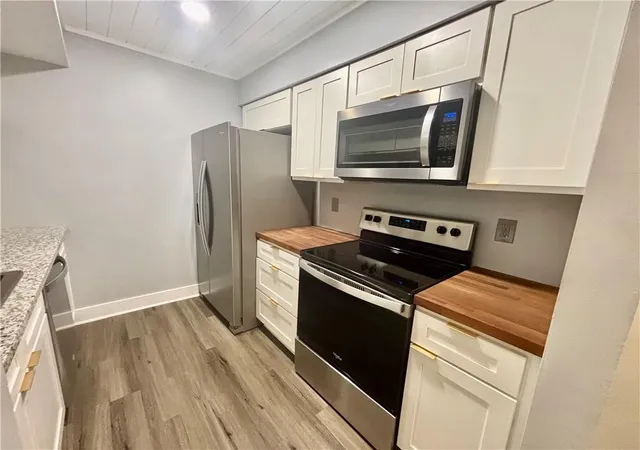 Photo 3 of Condo for sale at 2800 Steamship Cir #3D, Harahan, LA 70123 | MLS# 2556033 | Listing updated on 2026-09-02
