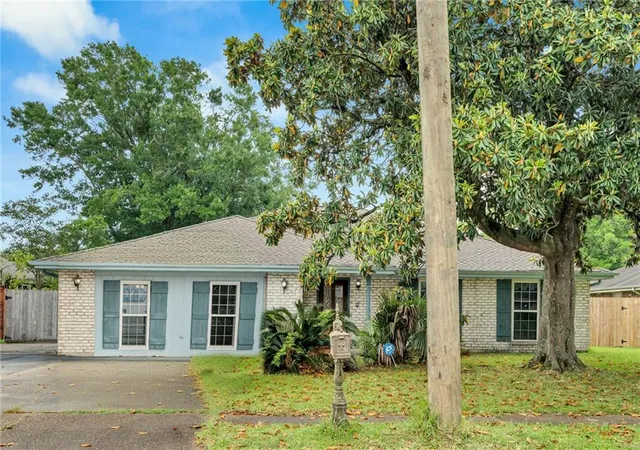 Photo 1 of Single family home for sale at 233 Colonial Clb Dr, New Orleans, LA 70123 | MLS# 2556082 | Listing updated on 2026-08-31