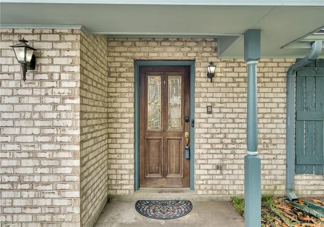 Photo 3 of Single family home for sale at 233 Colonial Clb Dr, New Orleans, LA 70123 | MLS# 2556082 | Listing updated on 2026-08-31