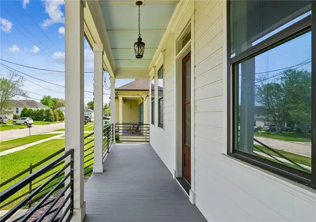 Photo 3 of Single family home for sale at 5268 Warrington Dr, New Orleans, LA 70122 | MLS# 2555192 | Listing updated on 2026-09-30