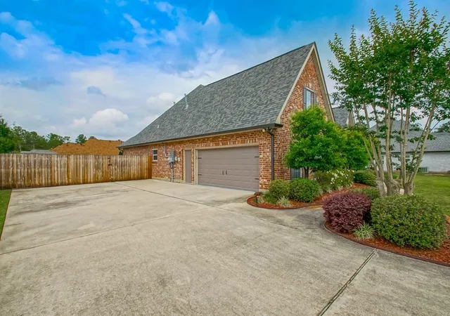 Photo 3 of Single family home for sale at 347 Leeds St, Slidell, LA 70461 | MLS# 2556732 | Listing updated on 2026-10-04