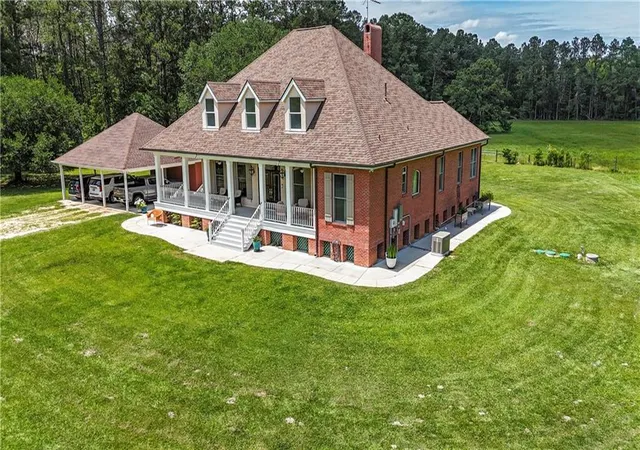 Photo 1 of Single family home for sale at 22435 Hoffman Rd, Mandeville, LA 70471 | MLS# 2557224 | Listing updated on 2026-09-06