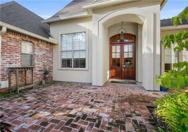 Photo 2 of Single family home for sale at 1068 Whitetail Dr, Mandeville, LA 70448 | MLS# 2557047 | Listing updated on 2026-09-21