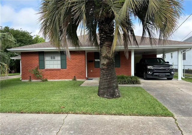 Photo 1 of Multi family home for sale at 195 97 Metairie Ct, Metairie, LA 70001 | MLS# 2557633 | Listing updated on 2026-09-05