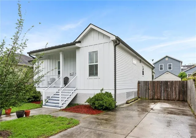 Photo 3 of Single family home for sale at 5216 Paris Ave, New Orleans, LA 70122 | MLS# 2557721 | Listing updated on 2026-09-27