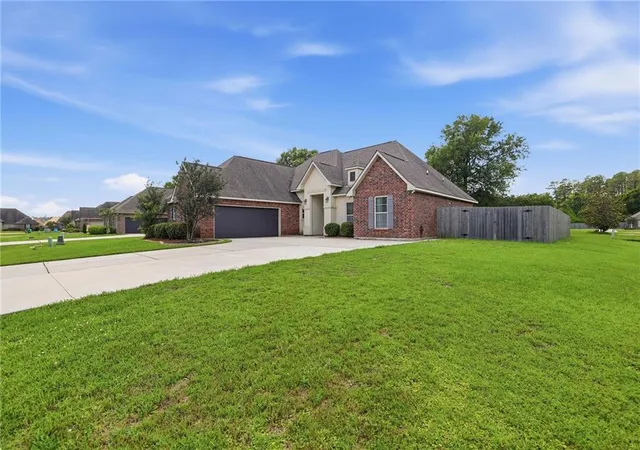 Photo 2 of Single family home for sale at 43471 Biscayne Dr, Hammond, LA 70403 | MLS# 2557874 | Listing updated on 2026-09-02