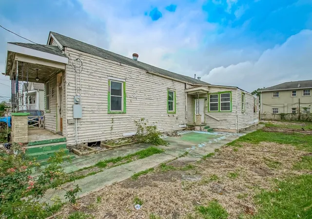 Photo 3 of Single family home for sale at 1928 Eagle St, New Orleans, LA 70118 | MLS# 2554345 | Listing updated on 2026-08-31