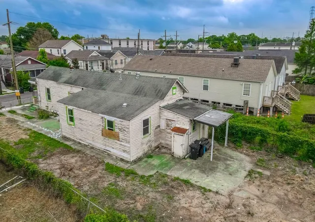 Photo 3 of Single family home for sale at 1928 Eagle St, New Orleans, LA 70118 | MLS# 2554345 | Listing updated on 2026-08-31
