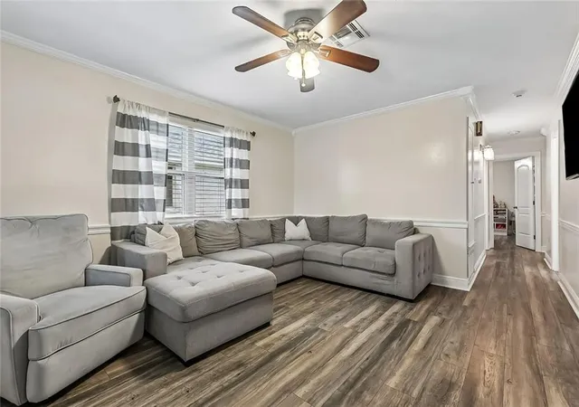 Photo 3 of Single family home for sale at 1913 Frankel Ave, Metairie, LA 70003 | MLS# 2558061 | Listing updated on 2026-09-10