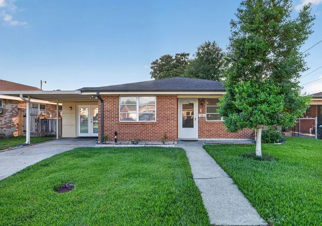 Photo 2 of Single family home for sale at 568 St Ann St, Marrero, LA 70072 | MLS# 2557617 | Listing updated on 2026-10-07