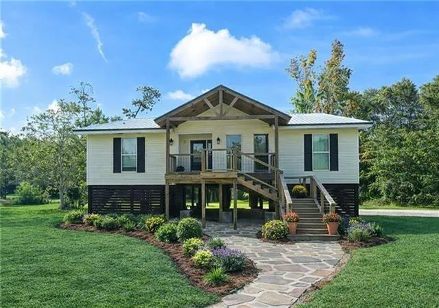 Photo 3 of Single family home for sale at 18236 Monga Dr, Covington, LA 70433 | MLS# 2558087 | Listing updated on 2026-09-03