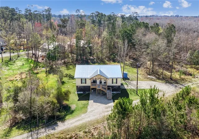 Photo 4 of Single family home for sale at 18236 Monga Dr, Covington, LA 70433 | MLS# 2558087 | Listing updated on 2026-09-03