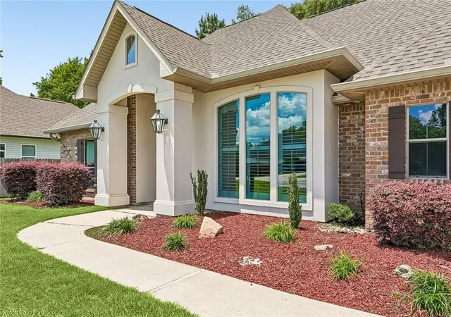 Photo 2 of Single family home for sale at 28359 Rose Oak St, Ponchatoula, LA 70454 | MLS# 2557454 | Listing updated on 2026-09-16