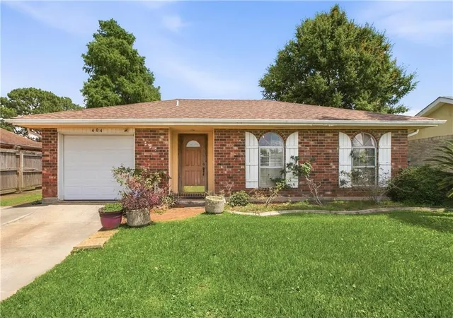 Photo 1 of Sale Pending at 404 Bertolino Dr, Kenner, LA 70065 | MLS# 2558778 | Listing updated on 2026-09-03