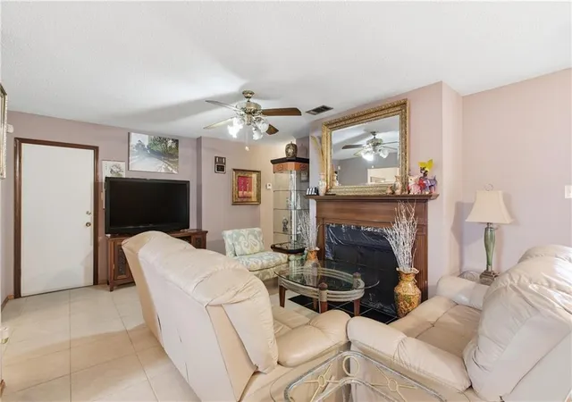 Photo 4 of Sale Pending at 404 Bertolino Dr, Kenner, LA 70065 | MLS# 2558778 | Listing updated on 2026-09-03