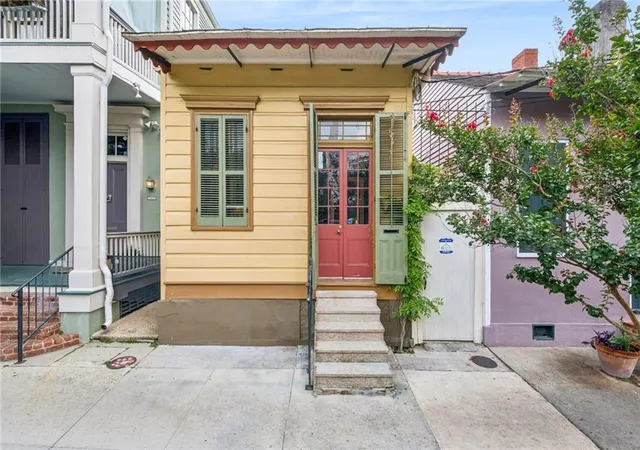 Photo 1 of Single family home for sale at 1412 Dauphine St, New Orleans, LA 70116 | MLS# 2559203 | Listing updated on 2026-09-06