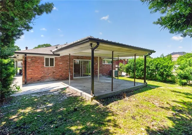 Photo 3 of Single family home for sale at 1341 Poinsettia Dr, Metairie, LA 70005 | MLS# 2559267 | Listing updated on 2026-10-06