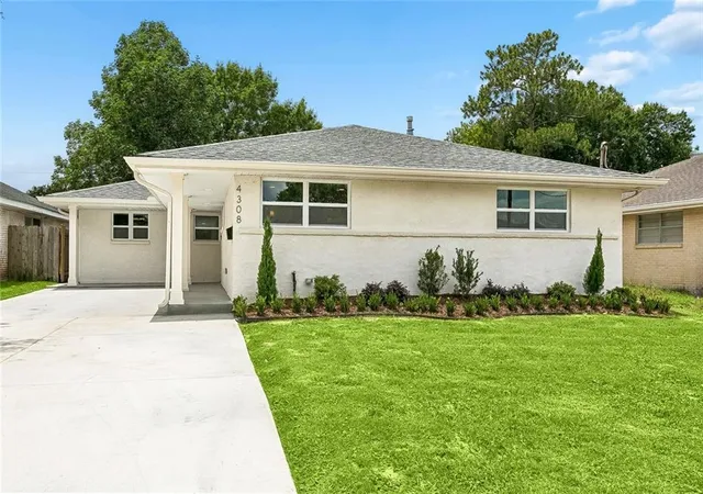 Single family home for sale at 4308 Taft Park, Metairie, LA 70002 | MLS# 2558337
