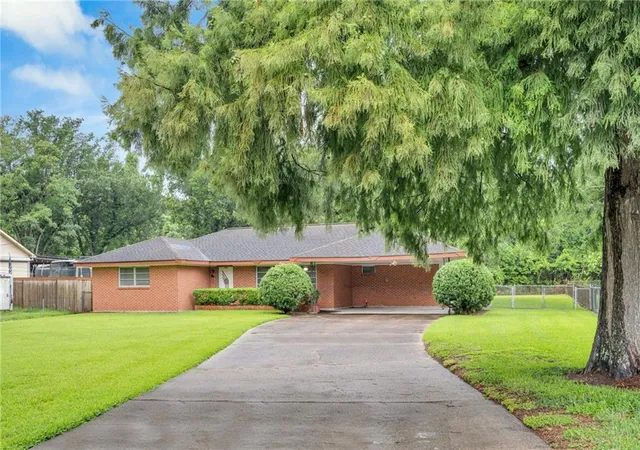 Photo 2 of Sale Pending at 312 Oak Ave, Bridge City, LA 70094 | MLS# 2559646 | Listing updated on 2026-10-02