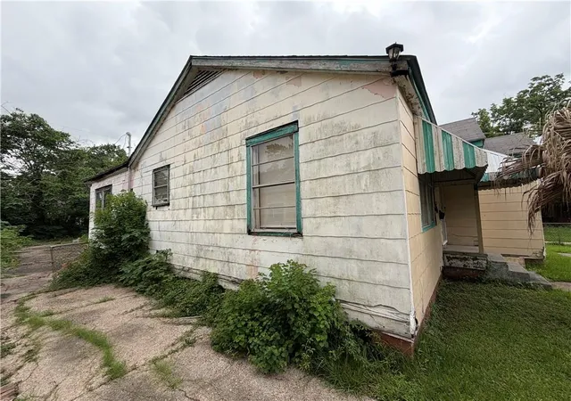 Photo 2 of Single family home for sale at 1825 N 17th Street, Baton Rouge, LA 70802 | MLS# 2556274 | Listing updated on 2026-09-02