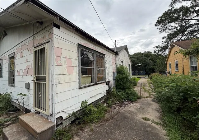 Photo 3 of Single family home for sale at 1825 N 17th Street, Baton Rouge, LA 70802 | MLS# 2556274 | Listing updated on 2026-09-02