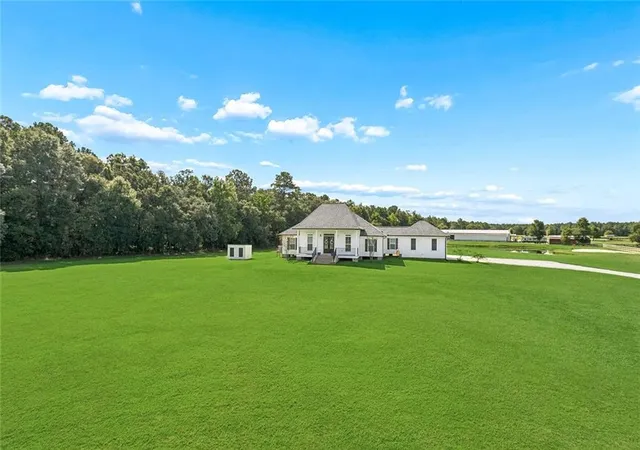 Photo 2 of Single family home for sale at 28236 Big Sky Ln, Folsom, LA 70437 | MLS# 2559956 | Listing updated on 2026-09-21