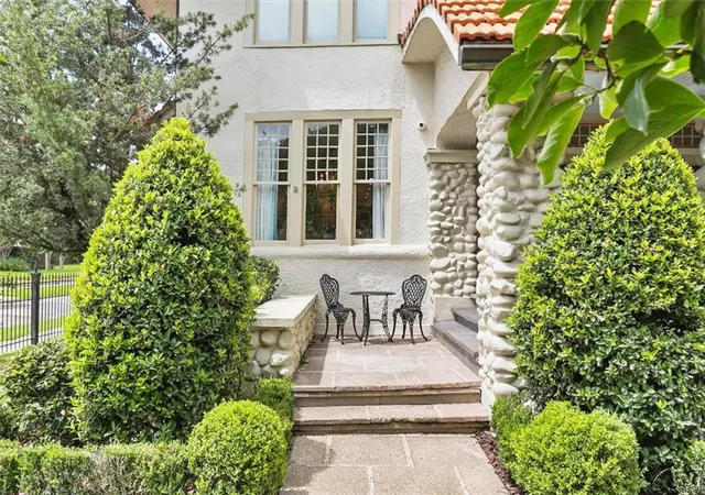 Photo 3 of Single family home for sale at 5829 Hurst St, New Orleans, LA 70115 | MLS# 2560004 | Listing updated on 2026-09-30