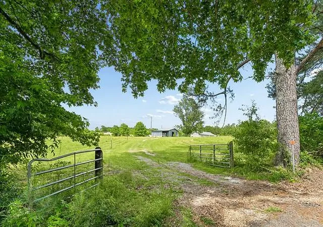 Single family home for sale at 18081 Hillary Simmons Rd, Kentwood, LA 70444 | MLS# 2559045