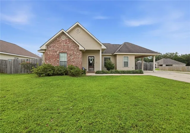 Photo 1 of Sale Pending at 48310 Fox Holw Blvd, Hammond, LA 70401 | MLS# 2558535 | Listing updated on 2026-09-05