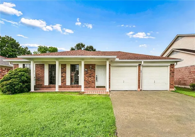 Photo 2 of Single family home for sale at 2121 Titan Dr, Harvey, LA 70058 | MLS# 2560526 | Listing updated on 2026-09-28