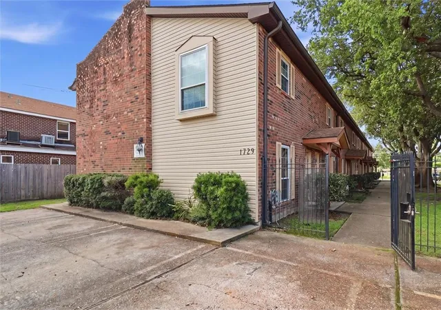 Photo 1 of Condo for sale at 1729 Newport Pl #3, Kenner, LA 70065 | MLS# 2560407 | Listing updated on 2026-09-04