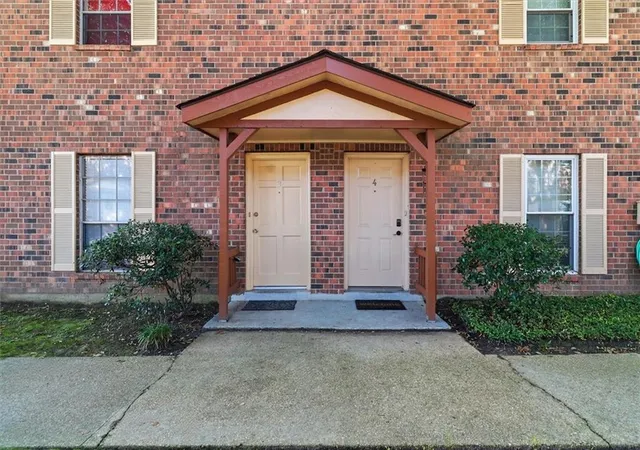 Photo 2 of Condo for sale at 1729 Newport Pl #3, Kenner, LA 70065 | MLS# 2560407 | Listing updated on 2026-09-04
