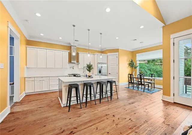 Photo 3 of Sale Pending at 5618 Chatham Dr, New Orleans, LA 70122 | MLS# 2560663 | Listing updated on 2026-09-28