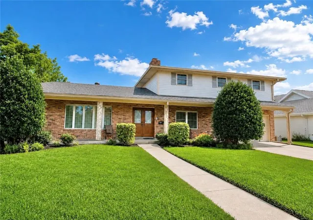 Photo 1 of Single family home for sale at 5517 Avron Blvd, Metairie, LA 70003 | MLS# 2561142 | Listing updated on 2026-09-19