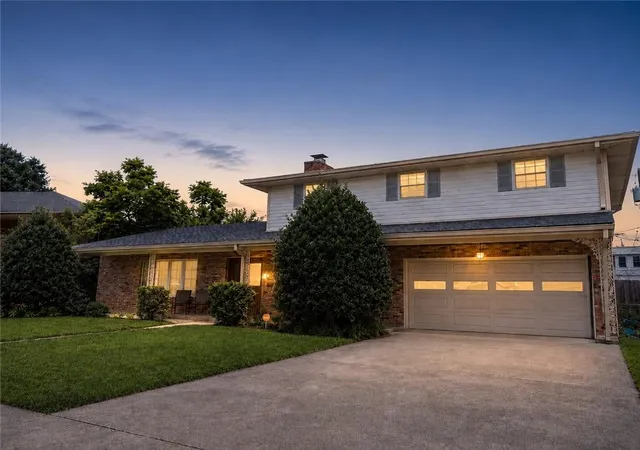 Photo 3 of Single family home for sale at 5517 Avron Blvd, Metairie, LA 70003 | MLS# 2561142 | Listing updated on 2026-09-19