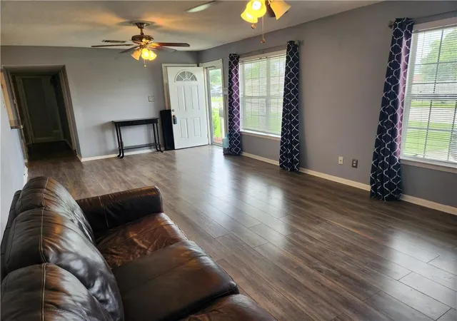 Photo 3 of Single family home for sale at 2124 S Butterfly Cir, Terrytown, LA 70056 | MLS# 2561099 | Listing updated on 2026-09-02