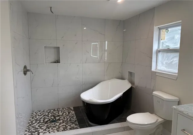Photo 4 of Single family home for sale at 5826 Eads St, New Orleans, LA 70122 | MLS# 2561294 | Listing updated on 2026-08-30