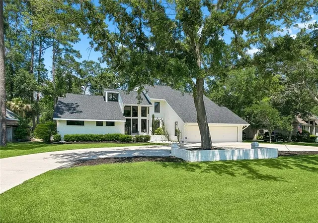 Photo 1 of Single family home for sale at 237 Evangeline Dr, Mandeville, LA 70471 | MLS# 2559999 | Listing updated on 2026-09-17